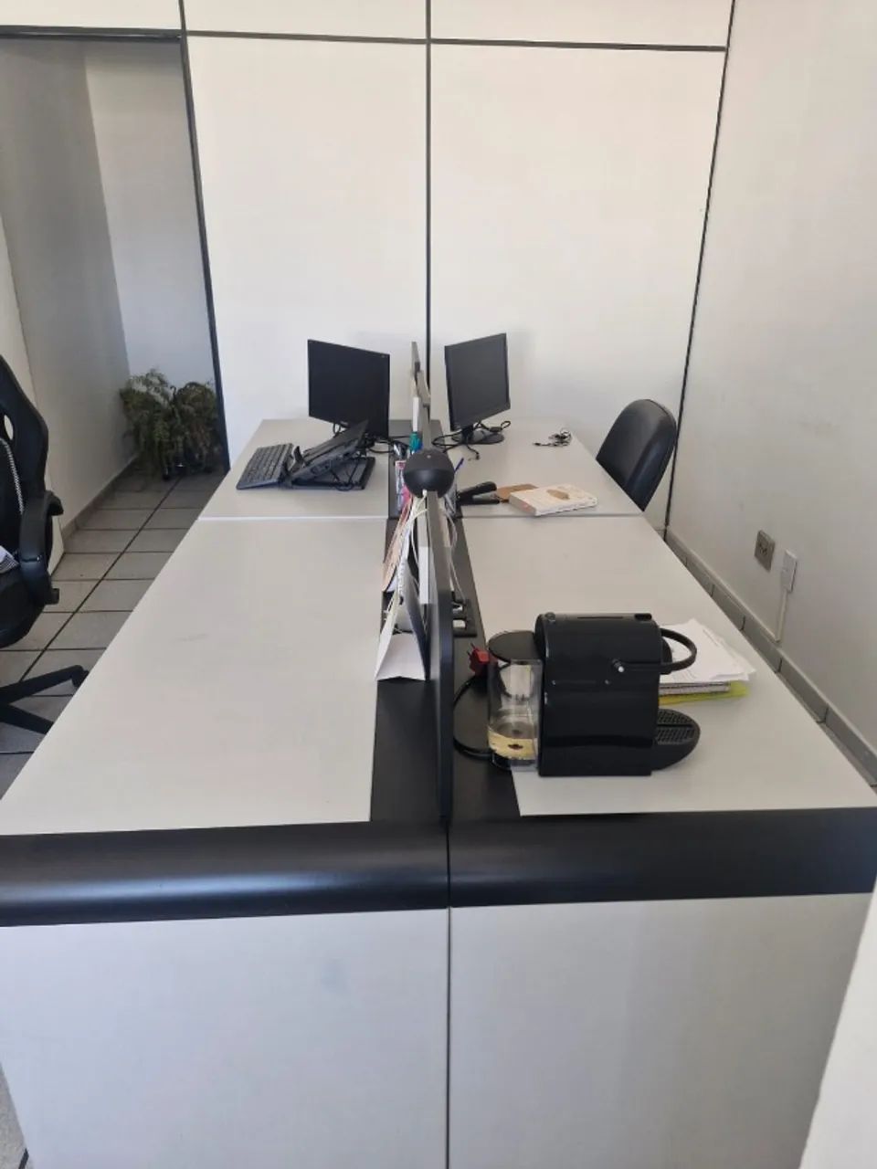 Mesa de escritório com gaveteiro - Foto 3
