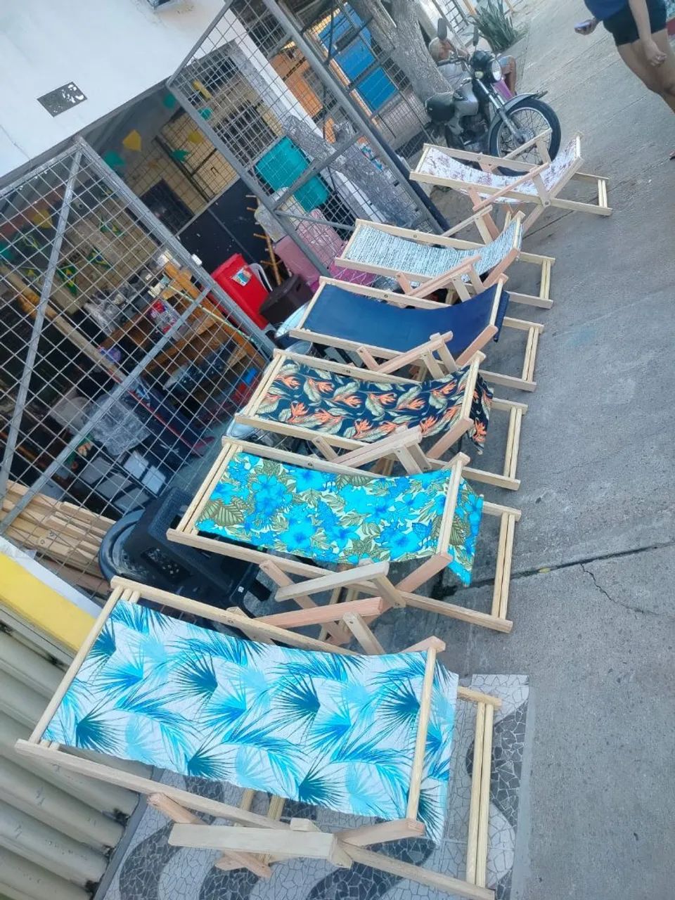 Espreguiçadeiras novas de madeira  - Foto 2