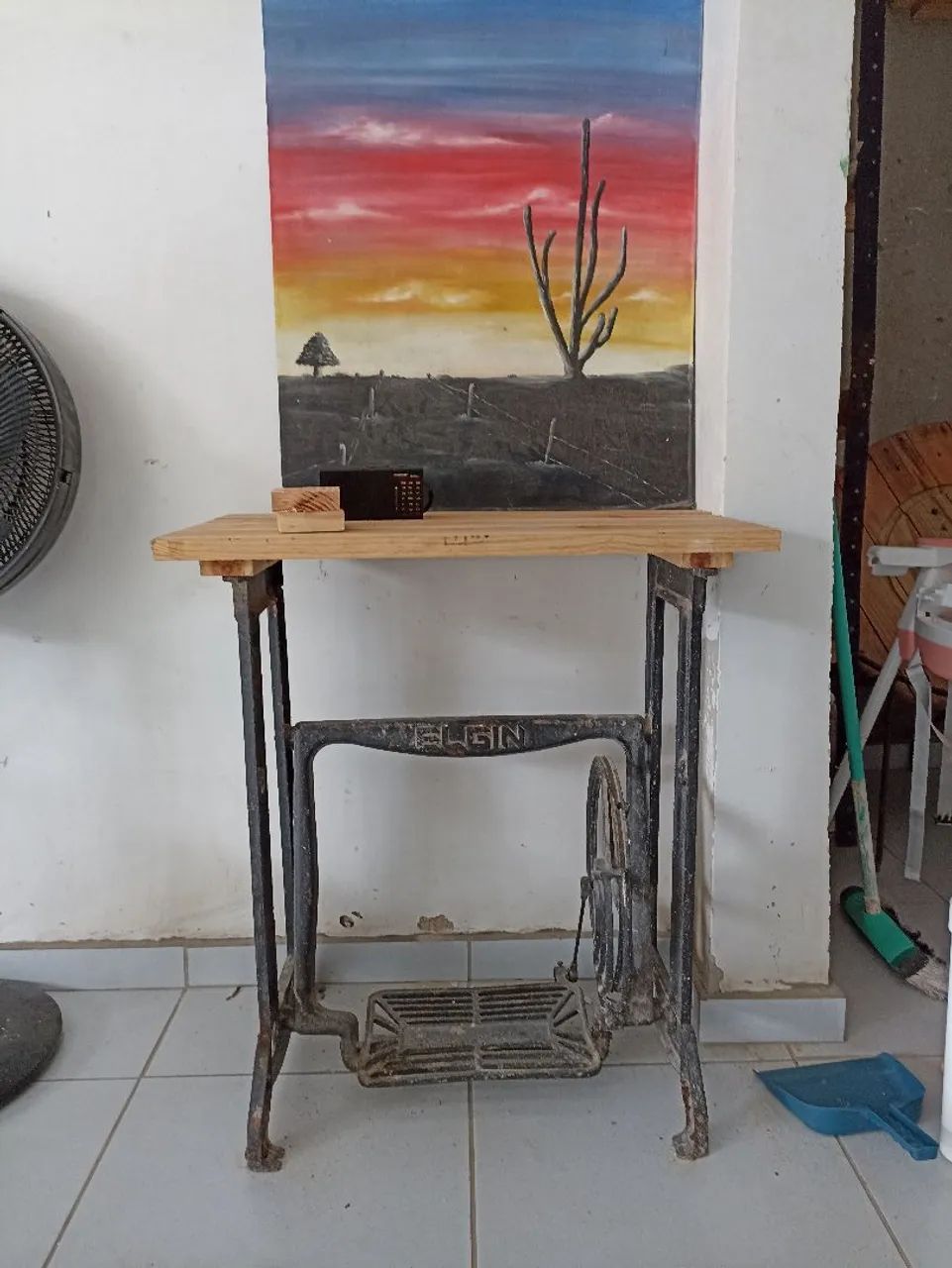 Mesa de canto com pé de máquina  - Foto 3