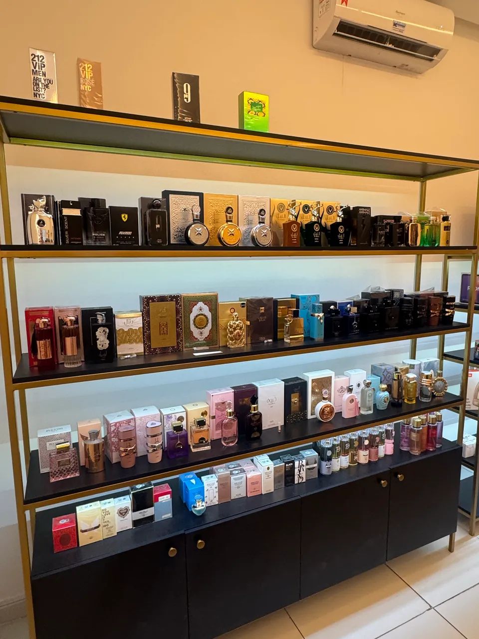 Perfumes árabes e importados