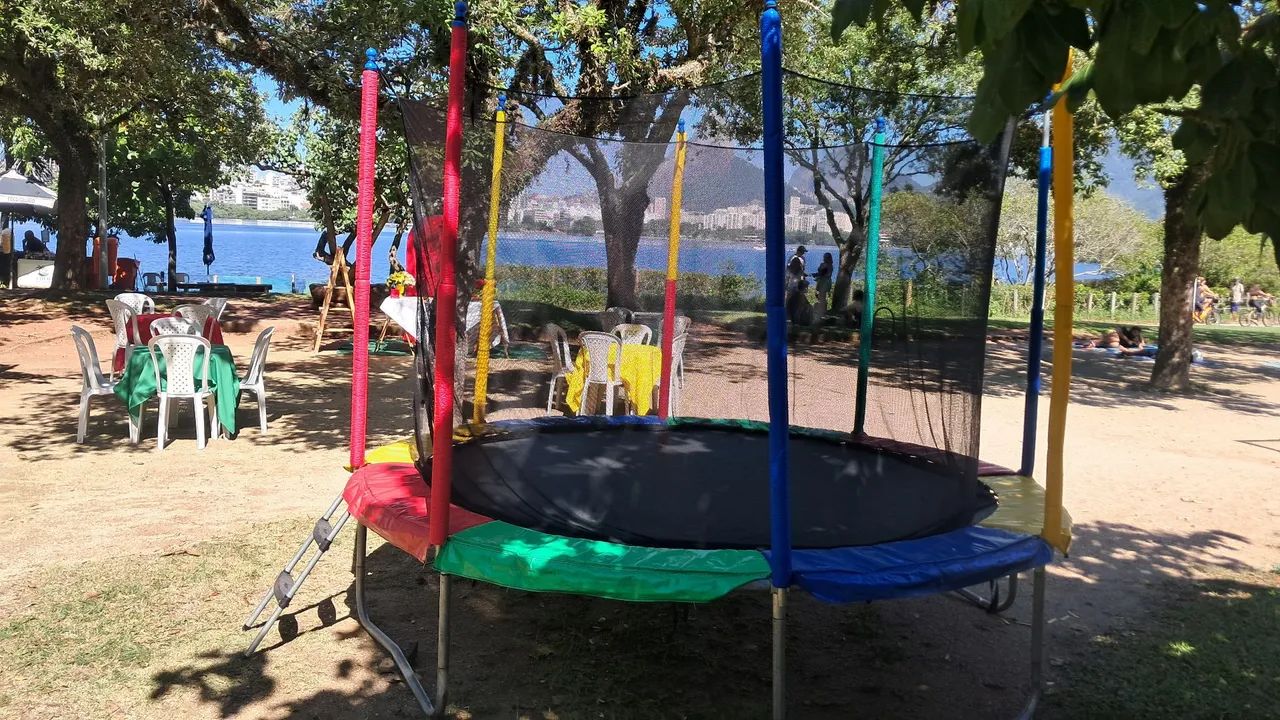 Aluguel de brinquedos, mesas e cadeiras p festas e eventos - Foto 3