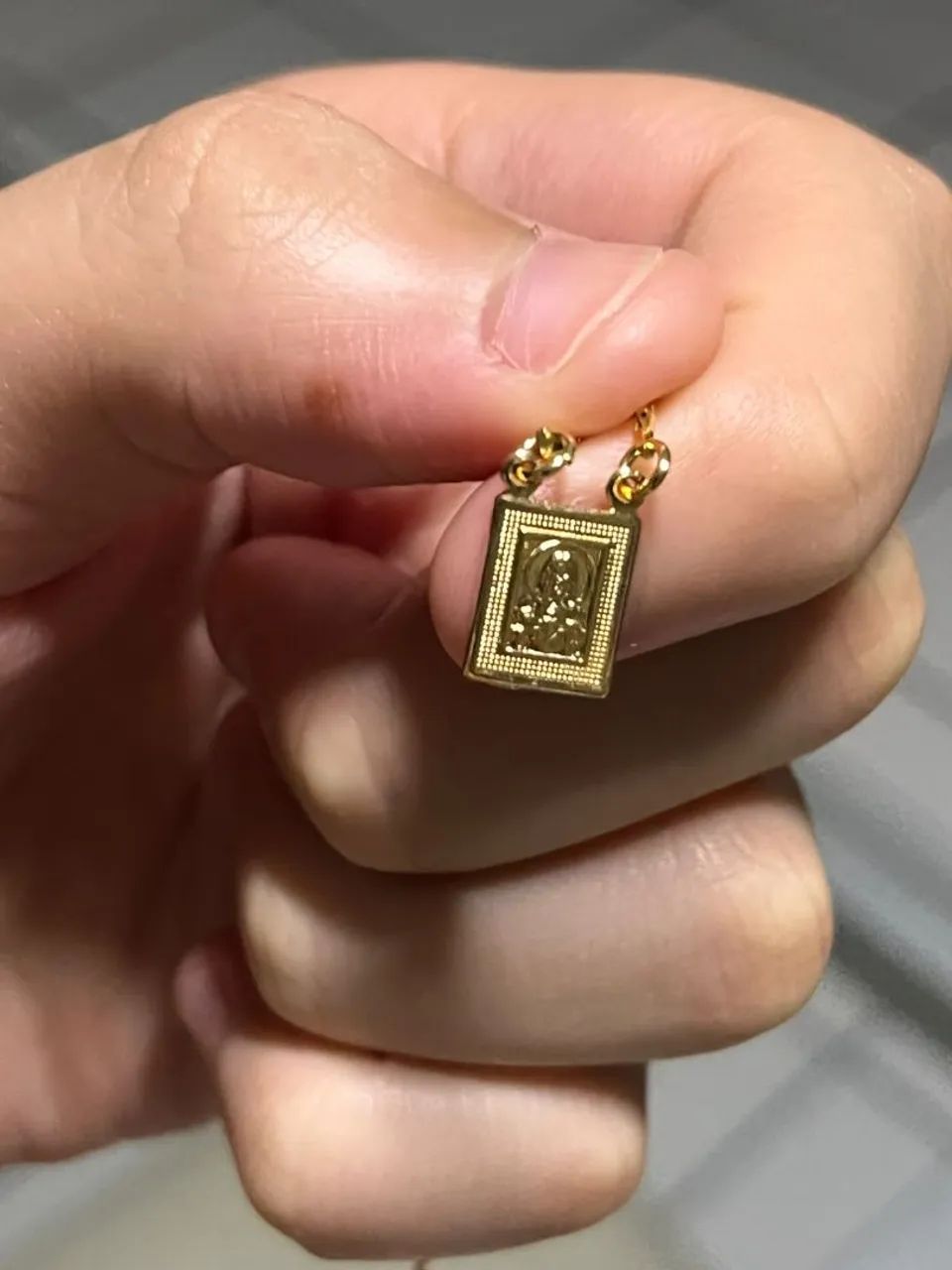 Escapulário vivara banhado ouro 18k