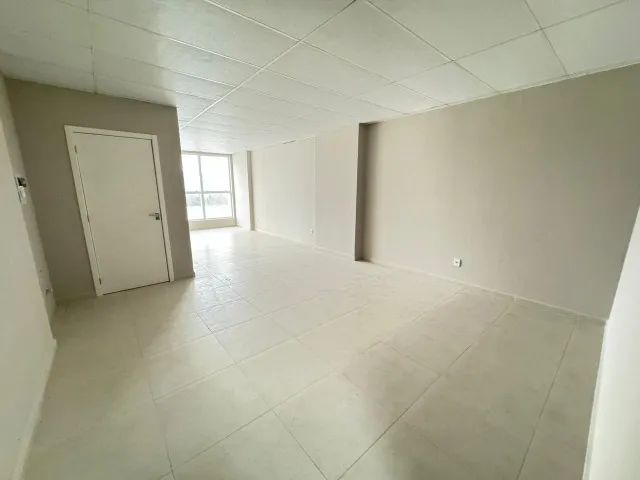 Sala Comercial 46m², em frente ao Farol Shopping  - Foto 3