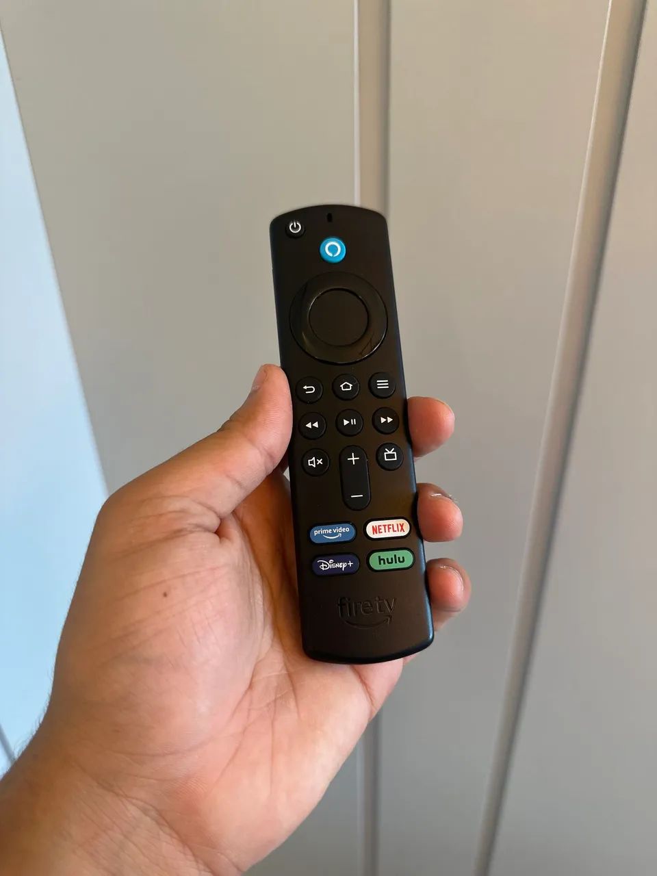 Fire TV Stick 4K original Amazon - Rápido e completo - Foto 2