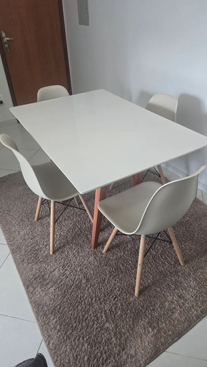 Mesa com cadeiras 