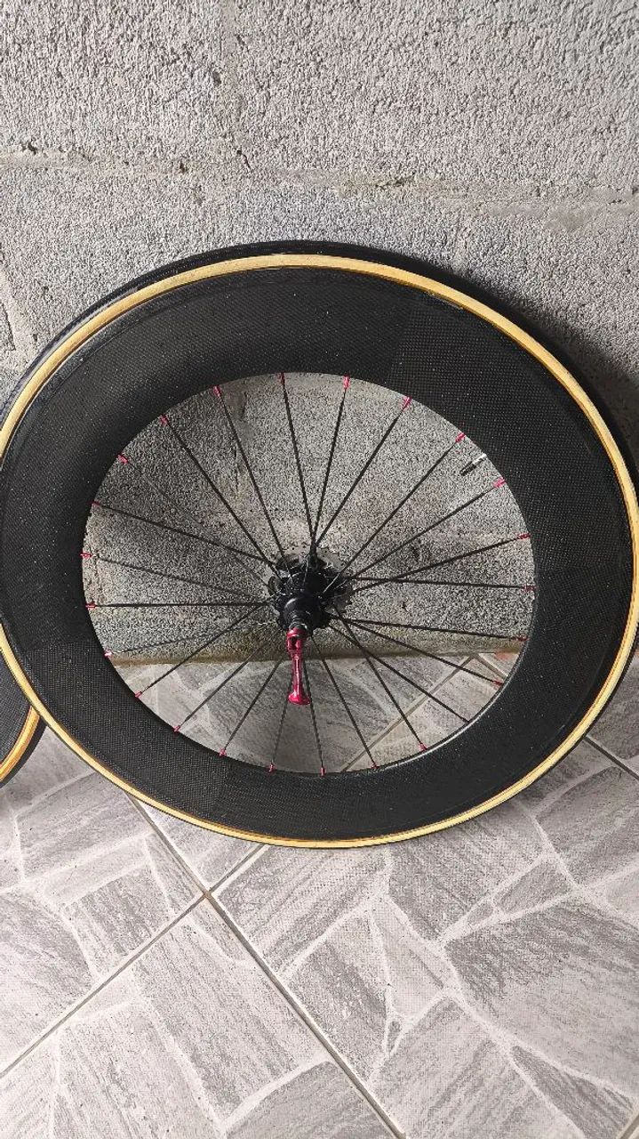 PAR DE RODA DE CARBONO TUBULAR 
