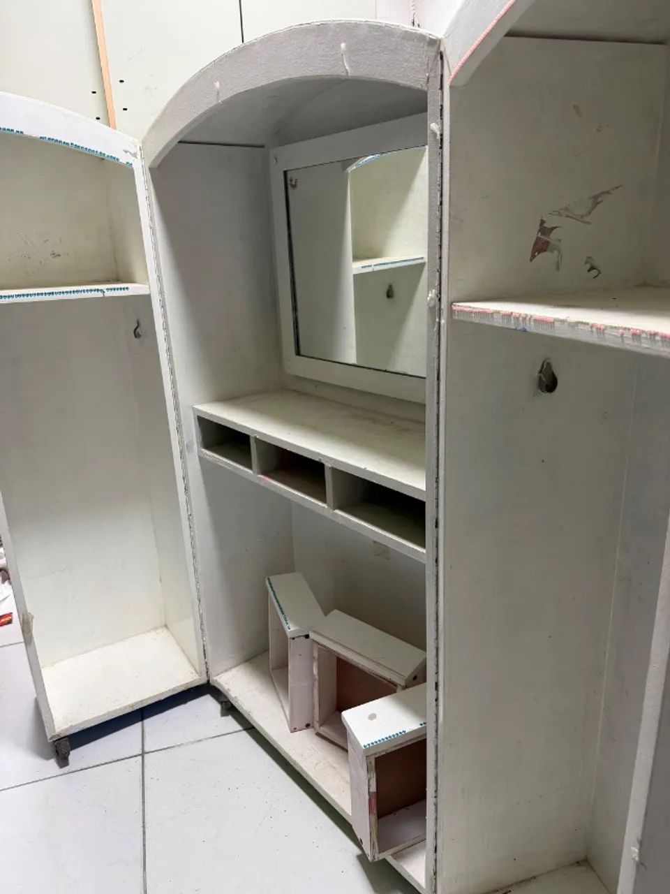 Camarim para buffer, em formato de armario.