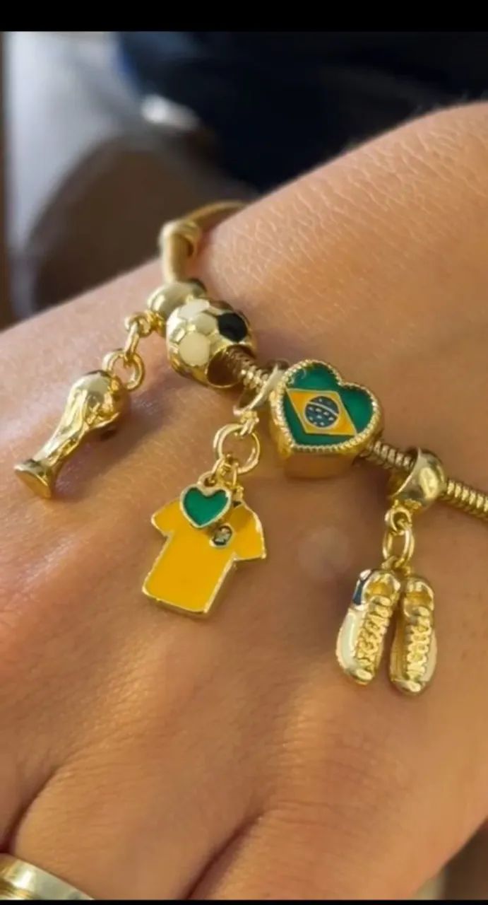 Pulseira em Moeda/Banhada/Envernizada Copa do Mundo com Berloques  - Foto 3