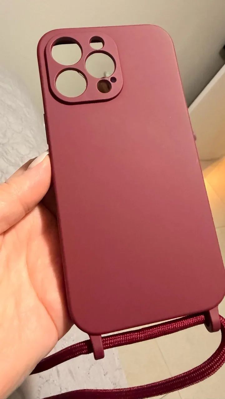 Capa iphone 14 pro max com cordão