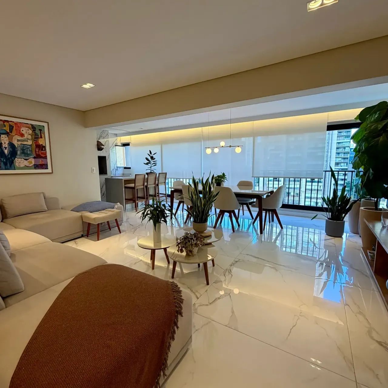 Apto mobiliado 163m2 com 2 suites, 2 vagas, churrasqueira