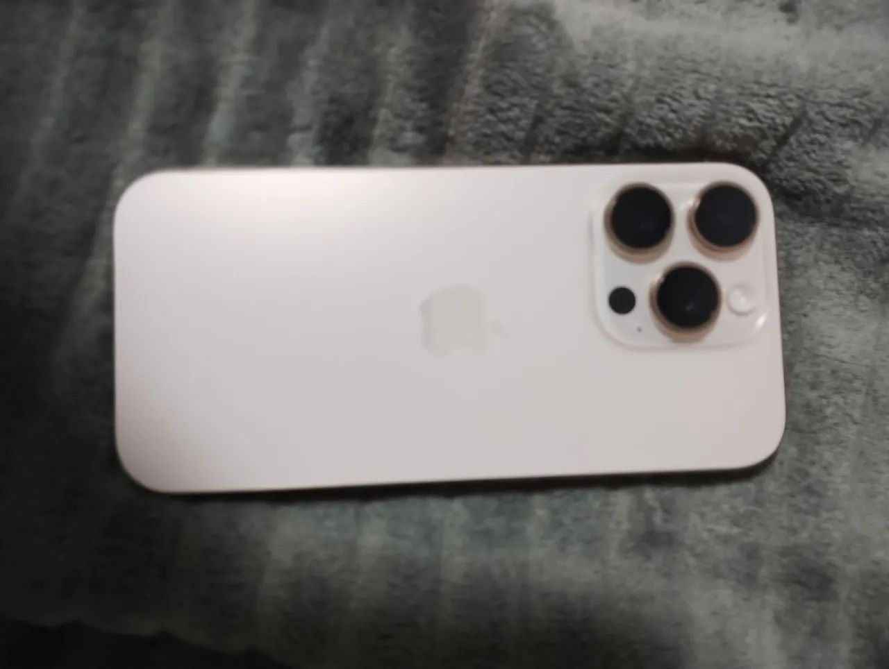 Apple iPhone 16pro 