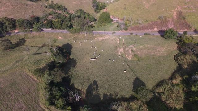 Pasto ao lado da RJ 153 Km 30,5 Volta Redonda - Foto 3