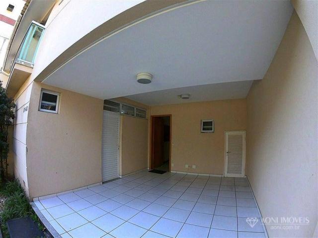 Casa duplex com 4 dormitórios, sol da manhã, lazer com churrasqueira e quintal, 3 vagas de - Foto 7