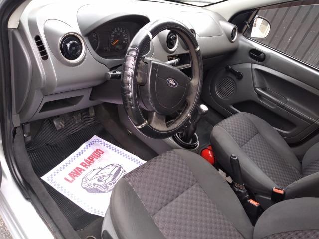 Ford Fiesta 1.6 Flex (2005) - Em ótimo estado!!! - Foto 2
