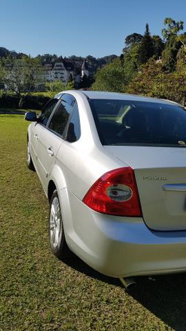 Focus sedan excelente estado