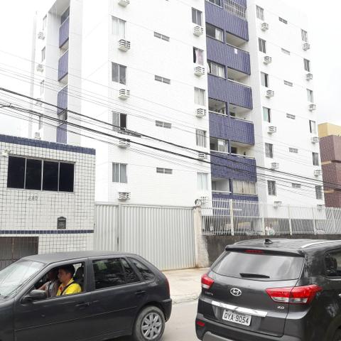 APARTAMENTO EM CANDEIAS 3 quartos, na Avenida Ulisses Montarroyos