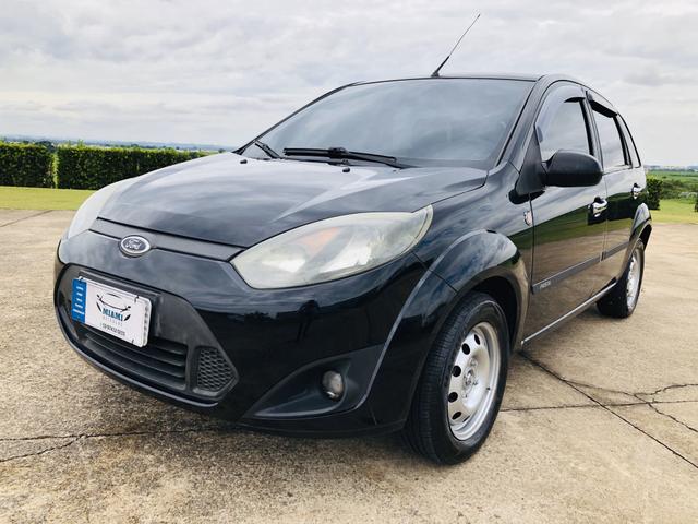 Ford Fiesta 1.0 8v flex 2011 Vendo, troco e financio - Foto 2