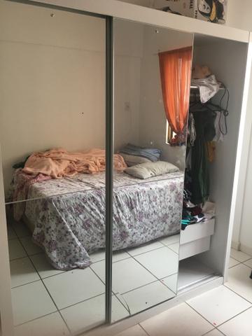 Guarda roupa semi novo