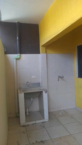 Casa esquina + sobrado em rua comercial super abaixo do preço para vender logo - Foto 8