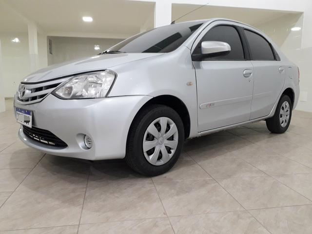 Toyota Etios Sedan 1.5 2015 - Aceita troca menor valor - - Foto 6