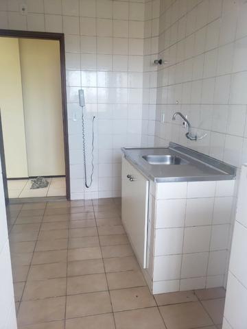Edifício Alphaville - 3 quartos - próximo a Av. São João - Londrina - PR - Foto 3