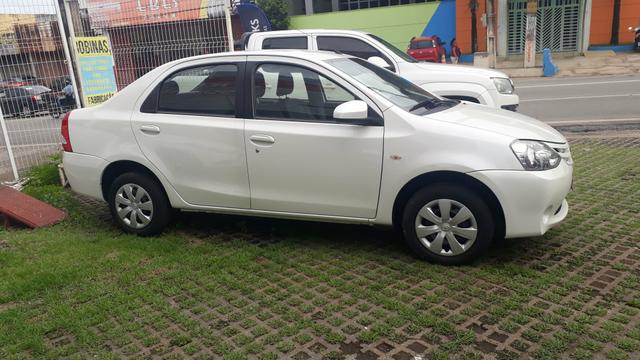 Etios sedam mod.2015 - Foto 3