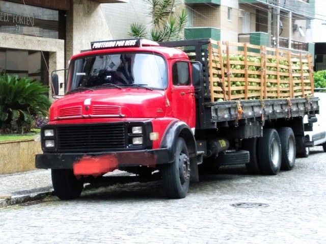 CAMINHÃO
