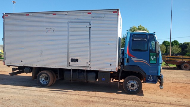 VENDA-SE OU TROCA EM CAÇANBA, CAMINHÃO FORD CARGO 814 BAÚ