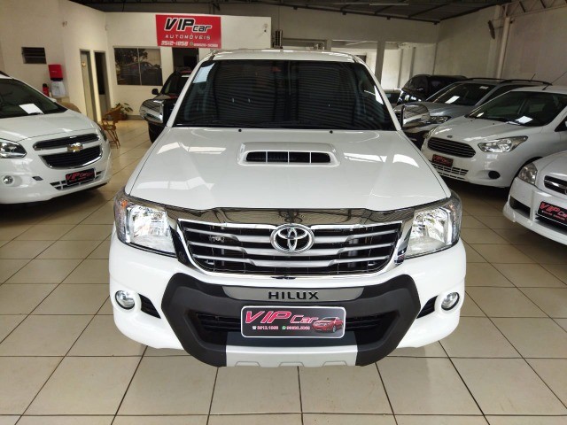 TOYOTA HILUX SRV 3.0 TURBO DIESEL 4X4 AT 2015