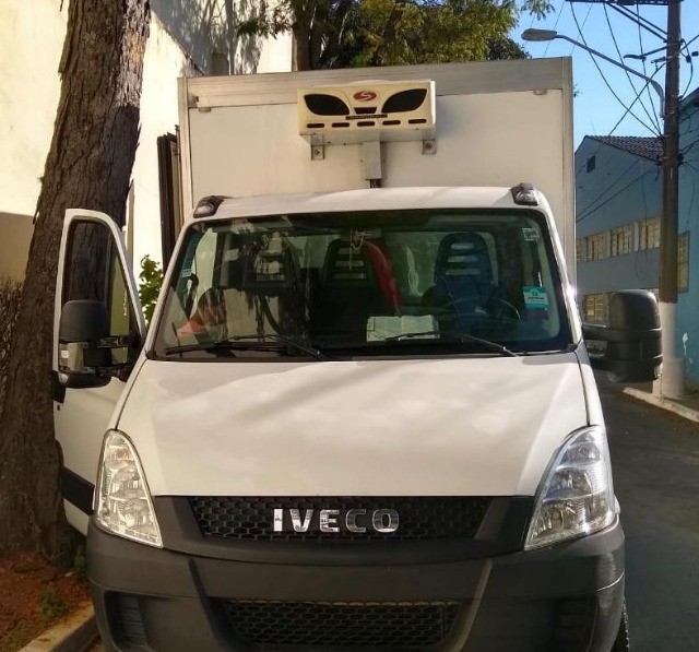 IVECO 2018 REFRIGERADA -18C-DIESEL -BRANCA