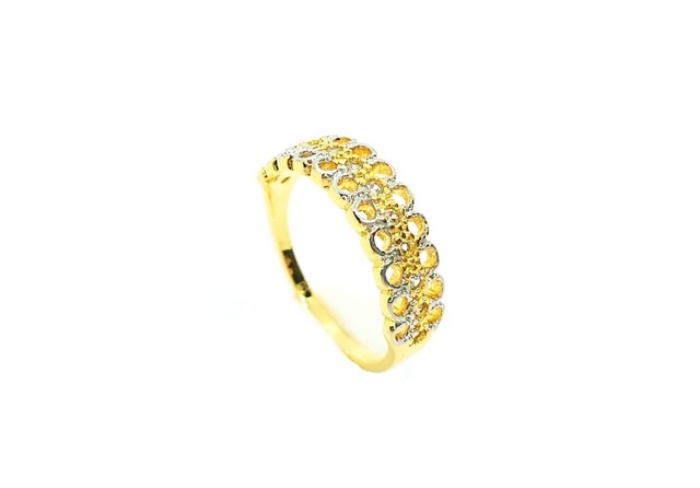 Anel Feminino Colmeia Folheado A Ouro 18K Com Detalhes Em Ródio Branco E Microzircônias