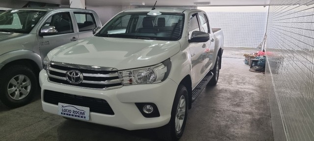 HILUX SRV 4X4 AUT. DIESEL 18/18