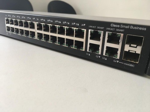 Switch Cisco Sf 300 24p 24 Fast Poe 4 Giga 2 Sfp Gerenciável