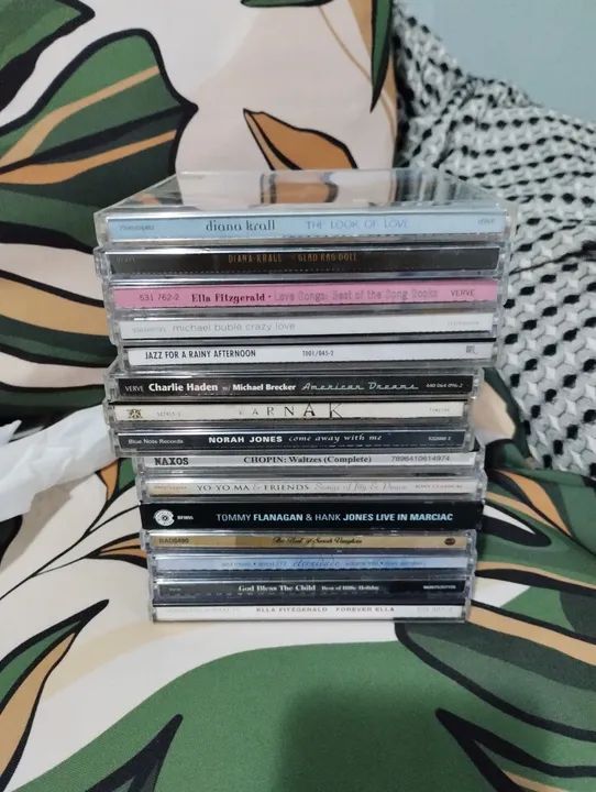 Vendo Vários CDs e suporte CDs, DVDs etc Lagoa da Conceição