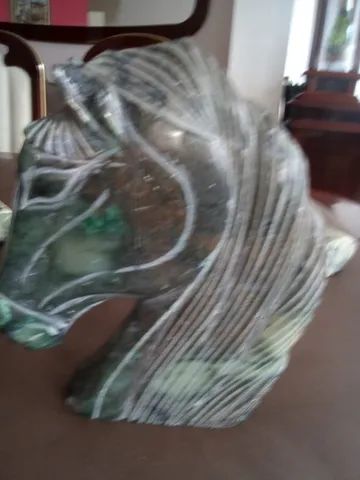 Escultura Cabeça de Cavalo em Esmeralda e xisto - Foto 5