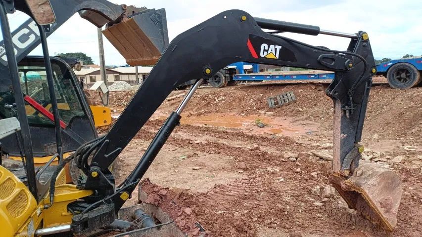Baixei para vender Miniescavadeira Caterpillar 302.5 oportunidade não case sany newholland - Foto 6