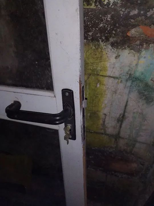 Porta de madeira com vidro - Foto 3