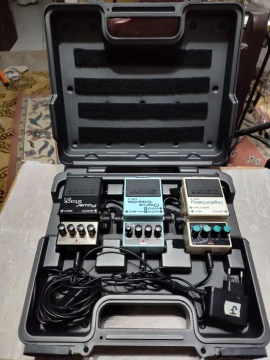 Pedaleira BOSS Completa - Pedais, Fonte e Hard Case (...na caixa !!!) - Foto 3