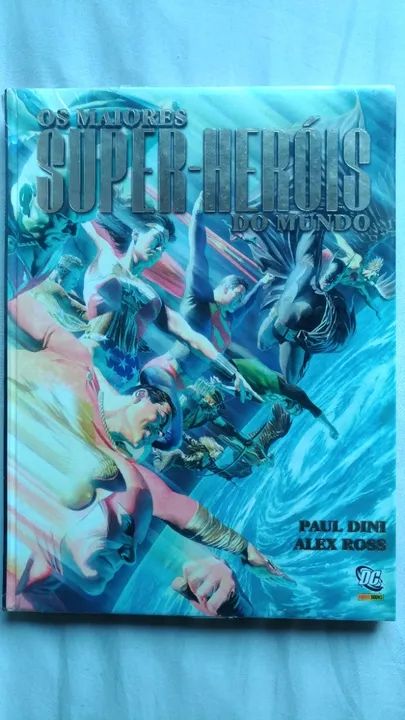 Os maiores super-heróis do mundo - edição de luxo em capa dura novo
