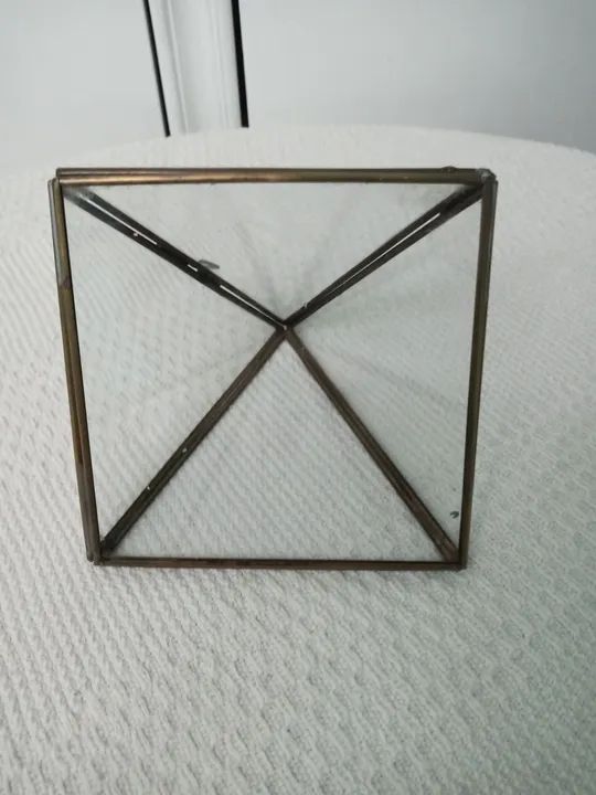  Pirâmide de vidro e metal - Foto 6