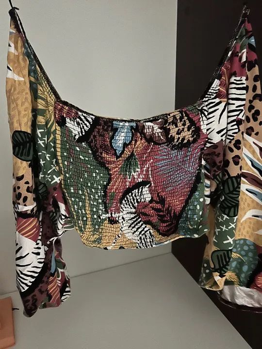 Blusa Off-Shoulder Estampa Animal - Foto 2