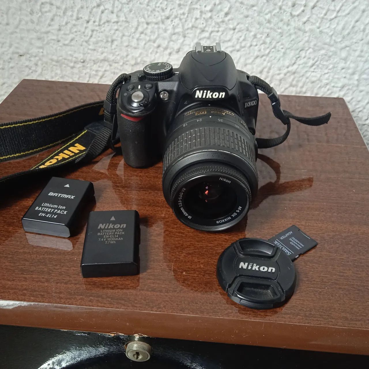 Câmera Nikon D3100 com Lente 18-55mm