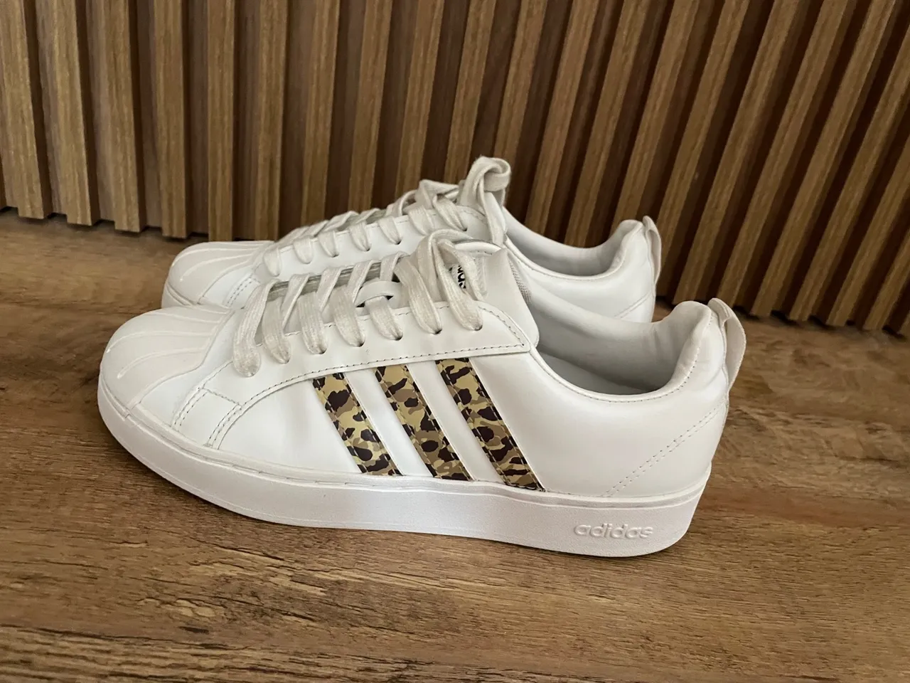 Tênis Adidas