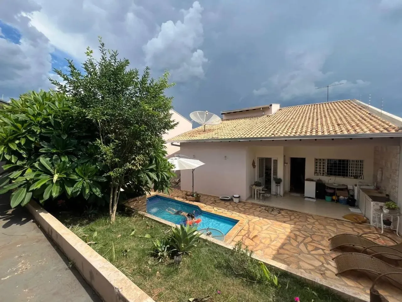 Casa para Venda em Presidente Prudente, Jardim Everest, 4 dormitórios, 3 suítes, 5 banheir