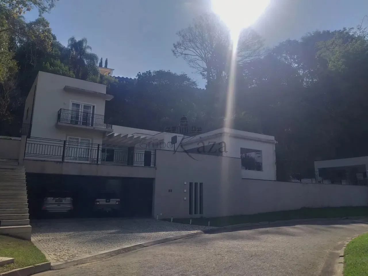 Casa em Condomínio - Quinta das Flores - 5 Dormitórios - 700m².