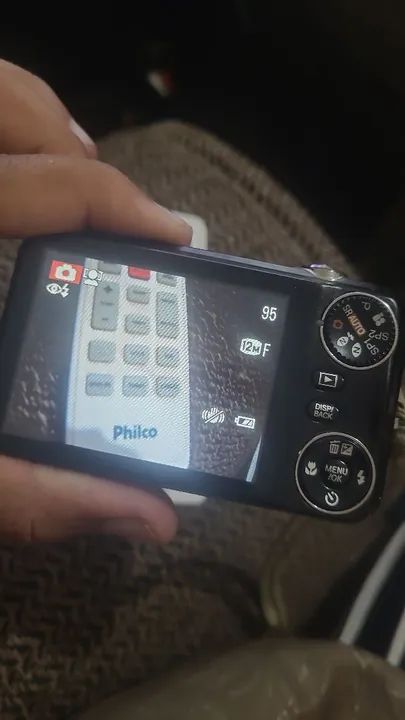 Câmera Digital Fujifilm 12MP com cartão de memoria 2GB - Foto 3