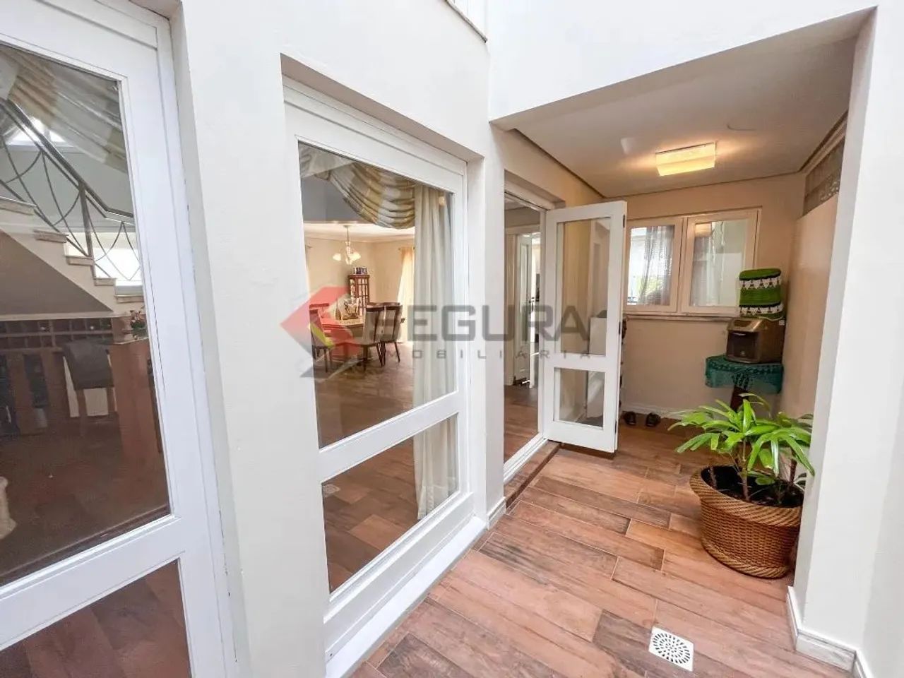 Sobrado com 3 dormitórios, sendo 1 com suíte e sacada - São José / Canoas - Foto 15