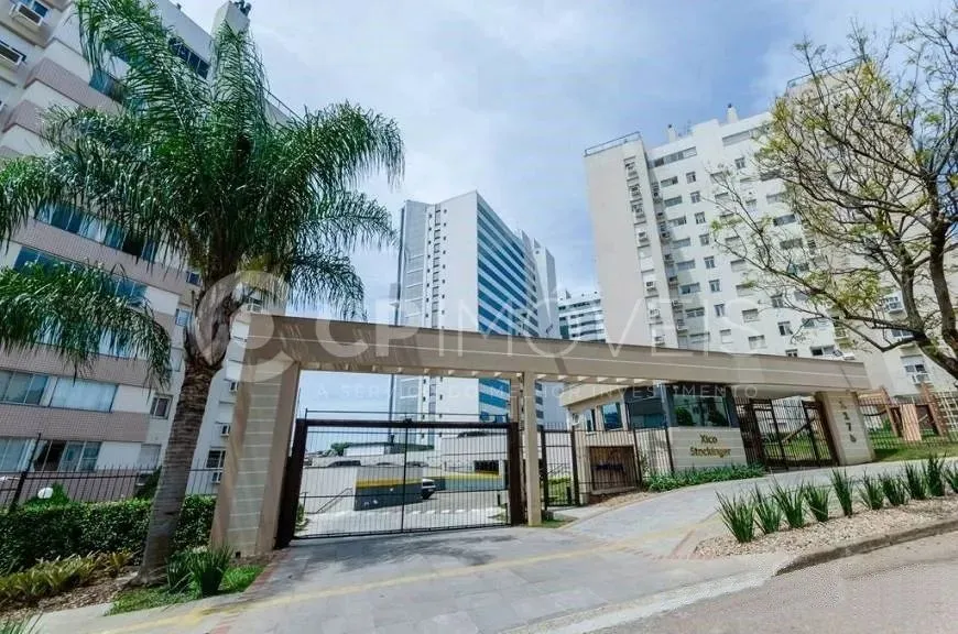 Apartamentos em Porto Alegre, no bairro Chácara das Pedras, à venda.