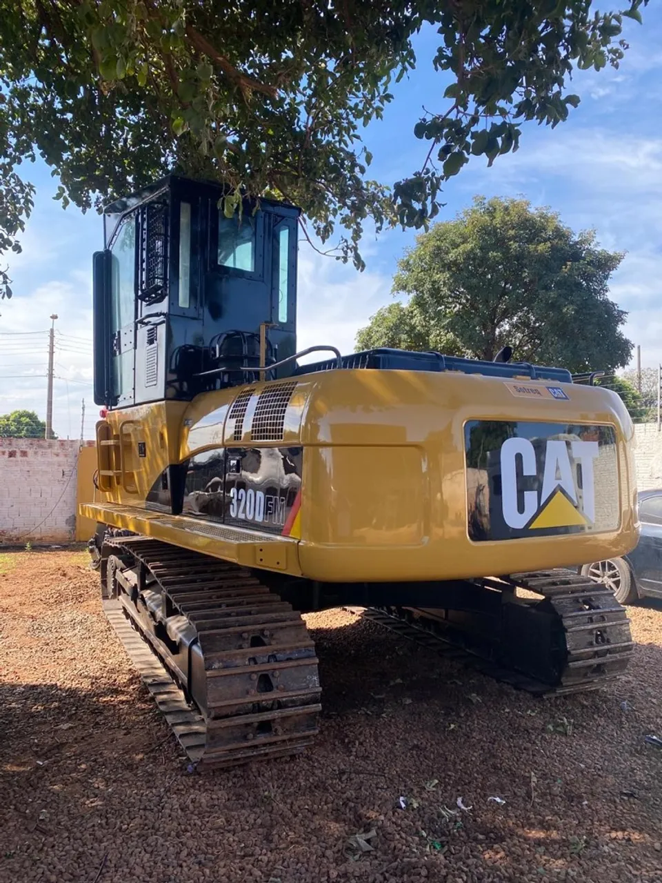ESCAVADEIRA FLORESTAL CATERPILLAR 320 DFM ano 2013 mod 2014 garra traçadora J e SOUZA