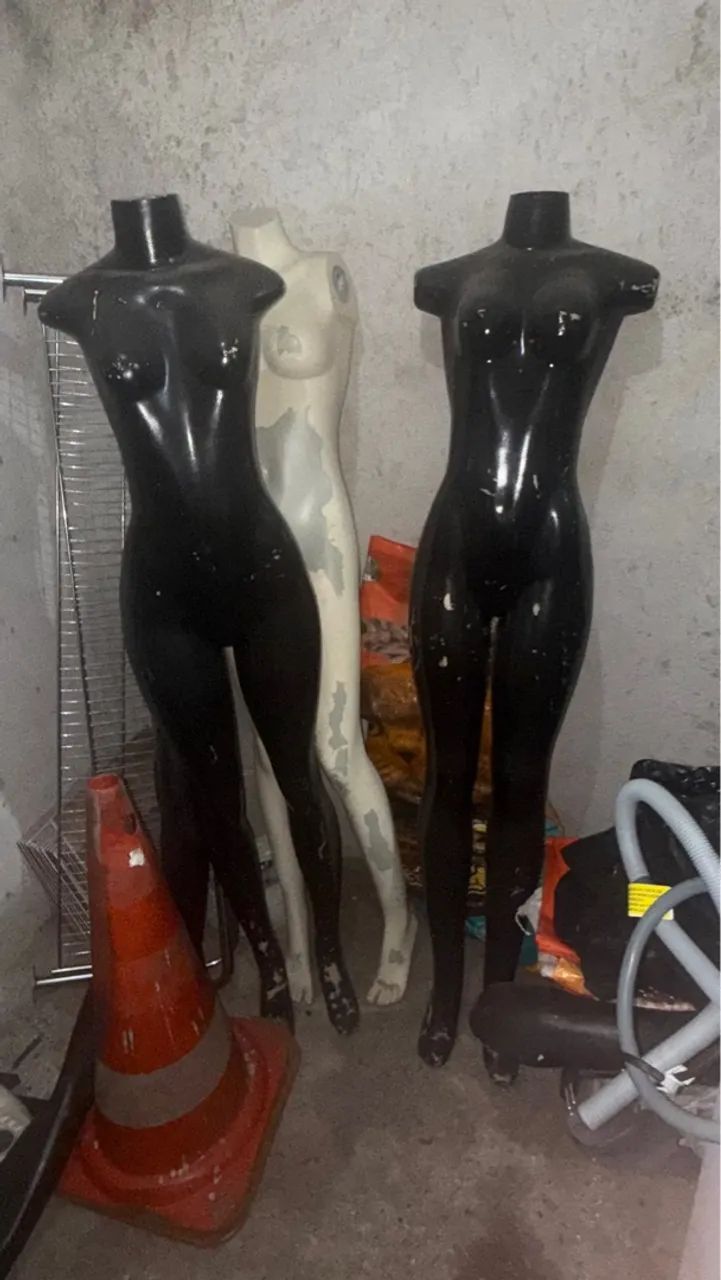 Manequins Femininos e Masculinos - Ideal para Lojas e Vitrines